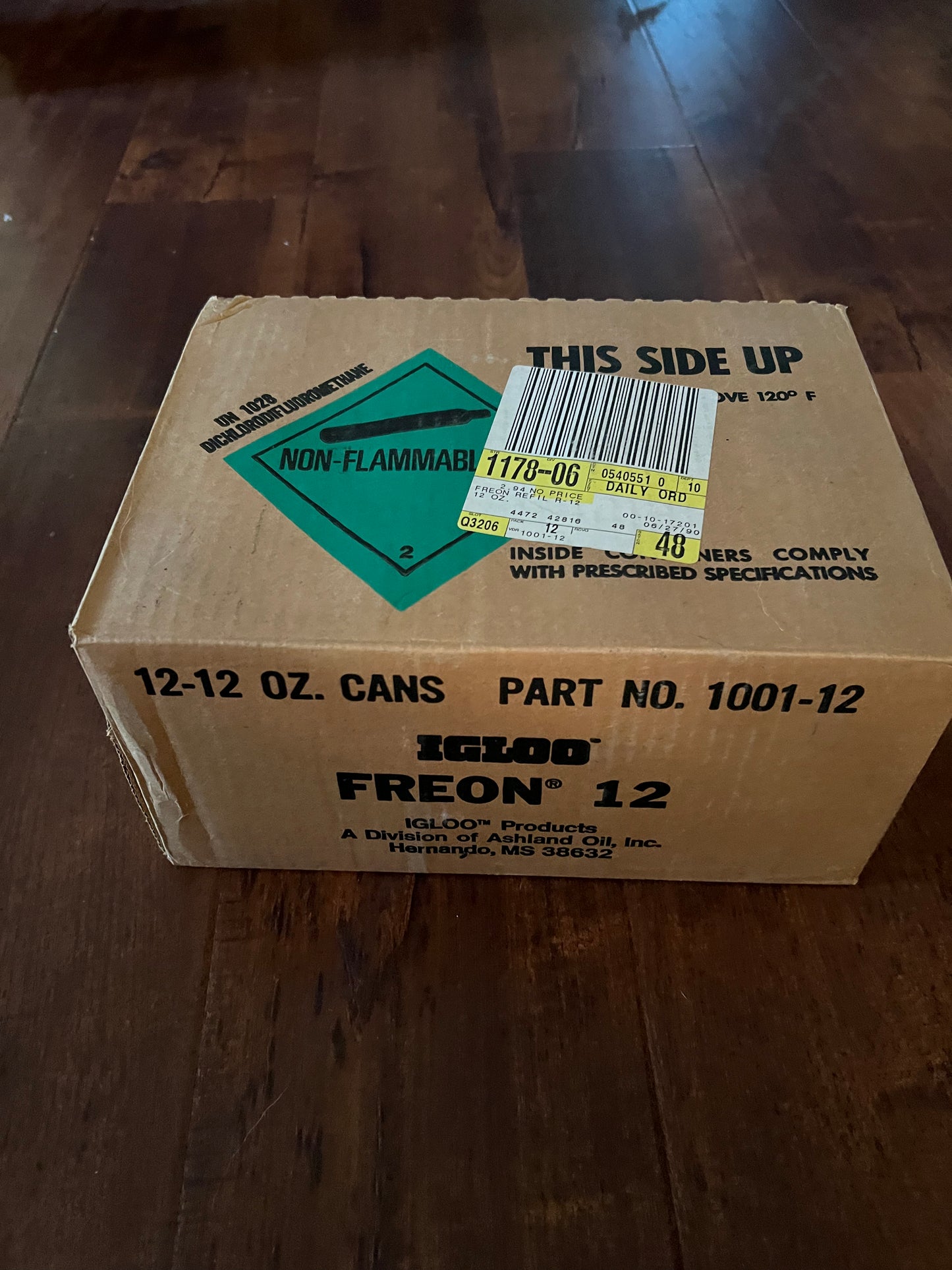 DuPont r-12 Freon case Nos in original box full weight cans