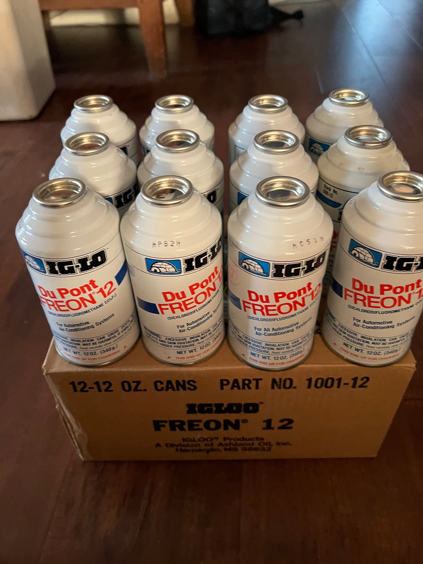 DuPont r-12 Freon case Nos in original box full weight cans