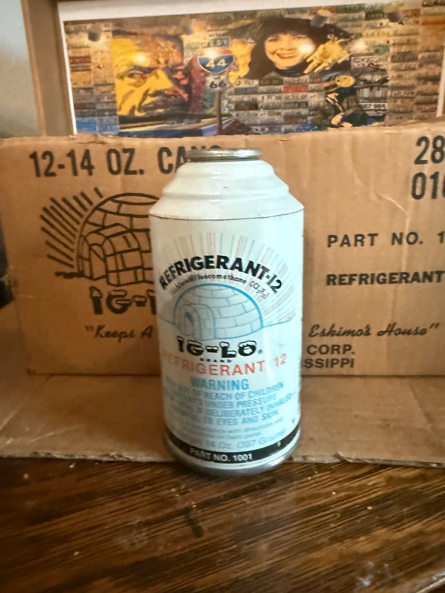 Nos genuine Usa made R-12 Refrigerant 14oz. 12 Can case Du Pont freon