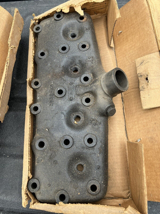 One FORD 60 HP Cast Iron Cylinder HEAD 52-6050 Vintage Flat Head Reman